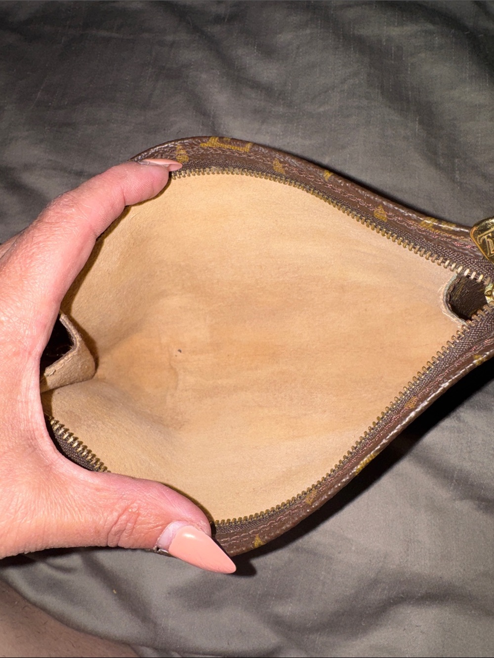 Louis Vuitton Monogram Pochette Wallet w/ Chain Crossbody | Vintage LV Clutch - Picture 6 of 11